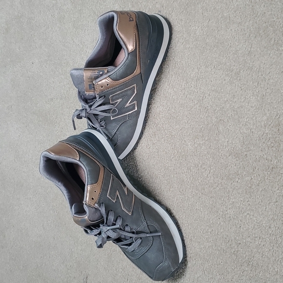 Womens New Balance 574 size 7.5 - Picture 2 of 4